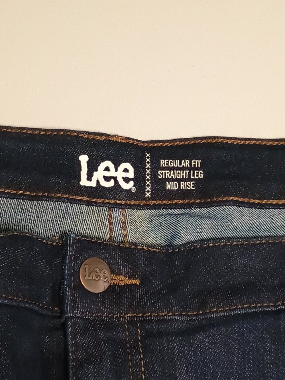Lee Women’s Plus Size 24M Dark Wash Mid Rise Straight Leg Jeans NWT Regular Fit - Picture 7 of 9